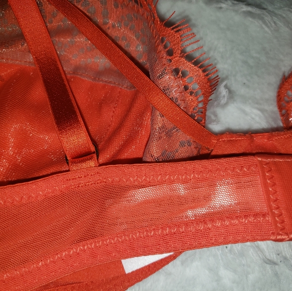 HUSTLER HOLLYWOOD SUPER SEXY RED BRA SZ 36B - Picture 5 of 7